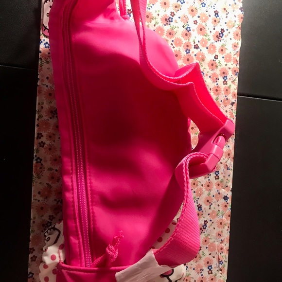 Hello Kitty belt bag with attachable water bottle holder - Picture 6 of 6